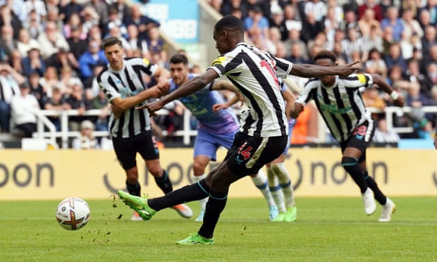 Nedrykksrisiko for lag på mellomnivå i Premier League